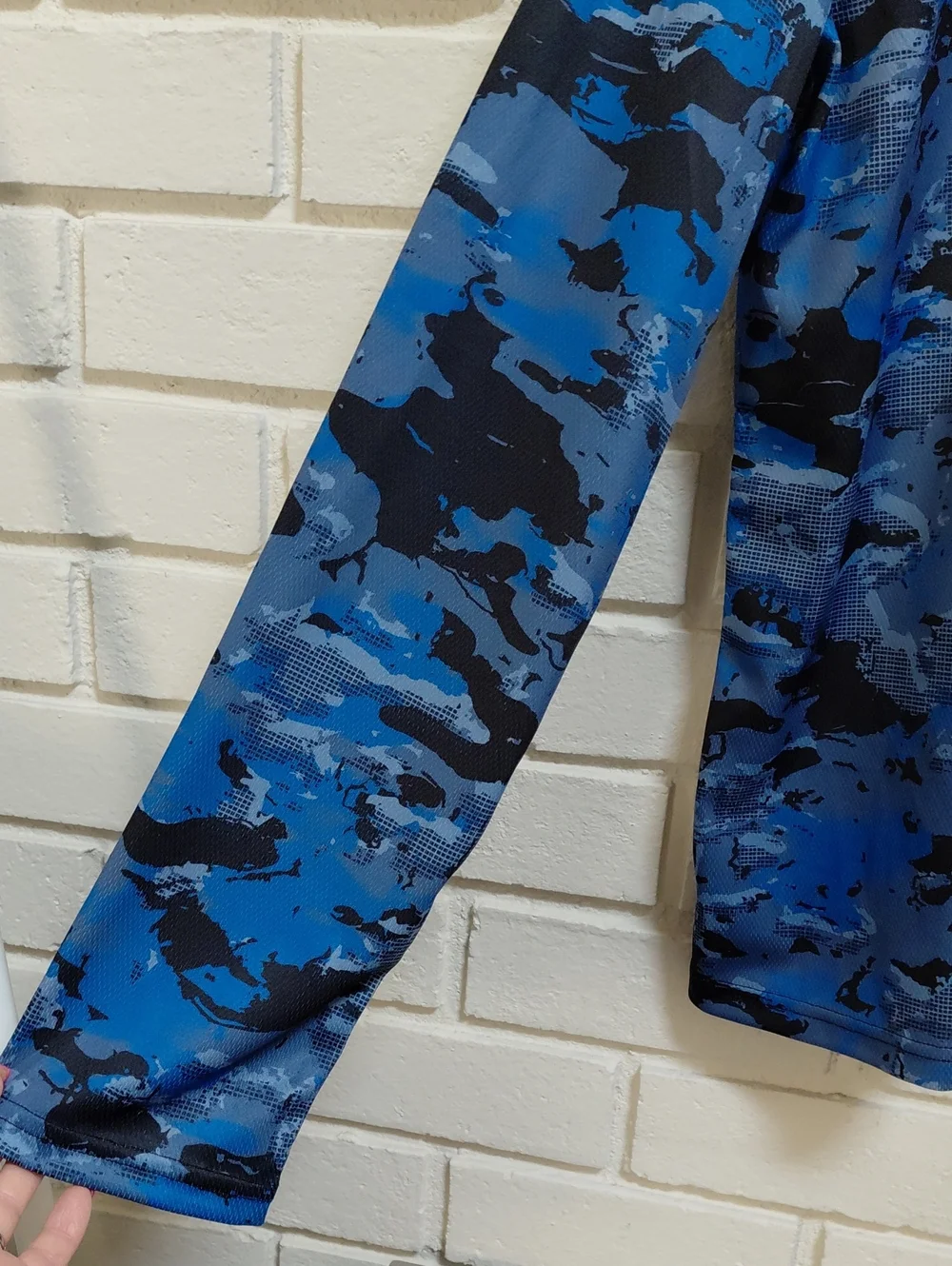 Xersion Youth Quick-Dri Blue/Black Camo Quarter-Zip Long Sleeve. Sz XXL Husky